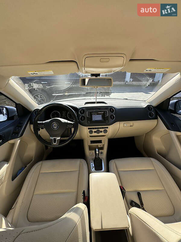 Позашляховик / Кросовер Volkswagen Tiguan 2016 в Києві