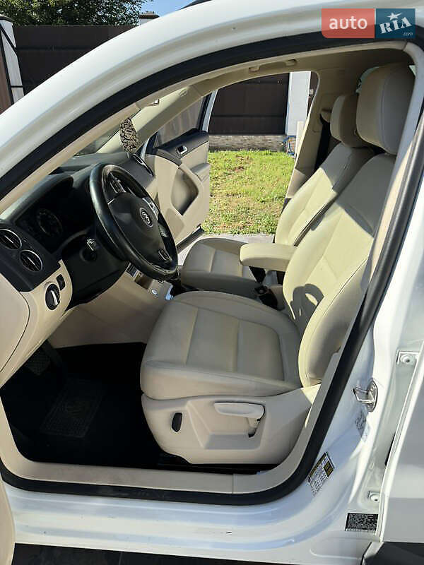 Позашляховик / Кросовер Volkswagen Tiguan 2016 в Києві