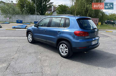Позашляховик / Кросовер Volkswagen Tiguan 2016 в 