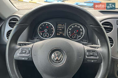 Позашляховик / Кросовер Volkswagen Tiguan 2016 в 