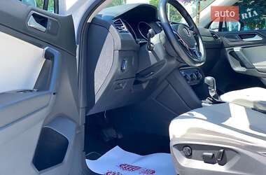 Внедорожник / Кроссовер Volkswagen Tiguan 2018 в 