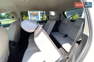Внедорожник / Кроссовер Volkswagen Tiguan 2018 в 