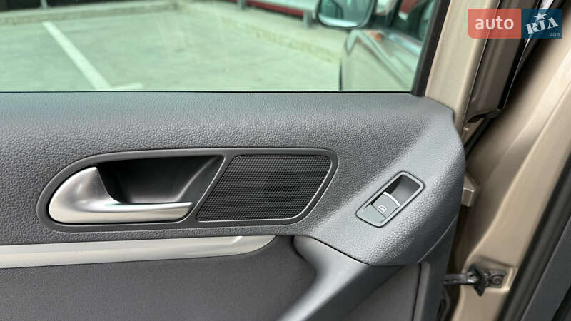 Внедорожник / Кроссовер Volkswagen Tiguan 2013 в Киеве