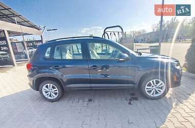 Внедорожник / Кроссовер Volkswagen Tiguan 2016 в 