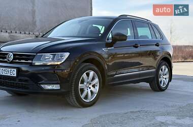 Внедорожник / Кроссовер Volkswagen Tiguan 2016 в 