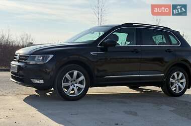 Внедорожник / Кроссовер Volkswagen Tiguan 2016 в 