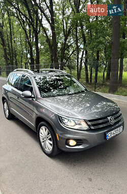 Позашляховик / Кросовер Volkswagen Tiguan 2016 в 