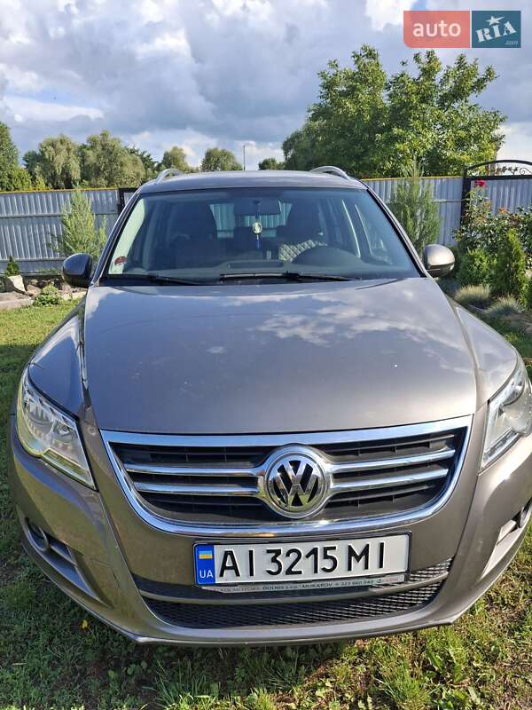 Внедорожник / Кроссовер Volkswagen Tiguan 2009 в 