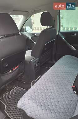 Внедорожник / Кроссовер Volkswagen Tiguan 2009 в 