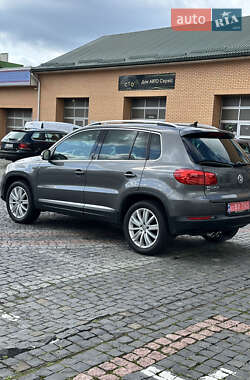 Позашляховик / Кросовер Volkswagen Tiguan 2016 в 