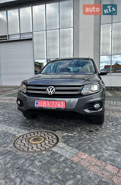 Позашляховик / Кросовер Volkswagen Tiguan 2016 в 