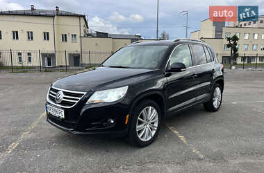 Внедорожник / Кроссовер Volkswagen Tiguan 2011 в Киеве