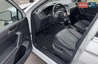 Внедорожник / Кроссовер Volkswagen Tiguan 2017 в 