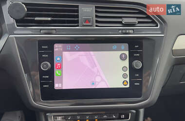 Внедорожник / Кроссовер Volkswagen Tiguan 2017 в 