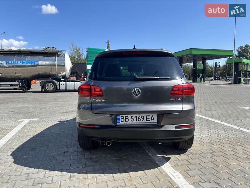 Внедорожник / Кроссовер Volkswagen Tiguan 2015 в Кременчуге