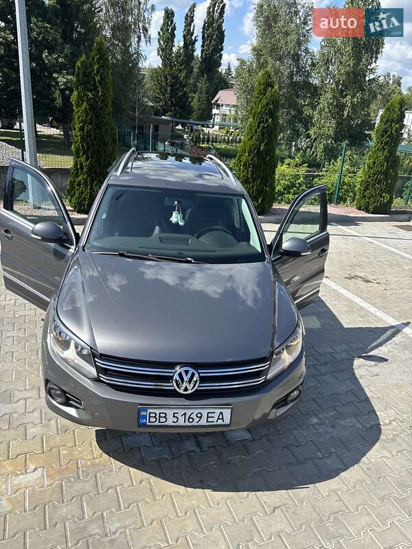 Внедорожник / Кроссовер Volkswagen Tiguan 2015 в Кременчуге