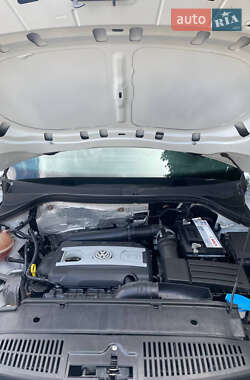 Внедорожник / Кроссовер Volkswagen Tiguan 2014 в 