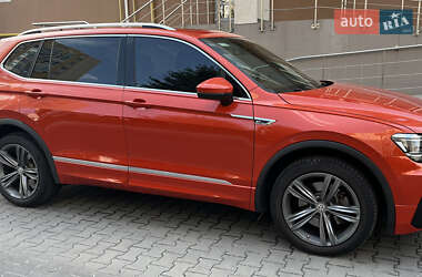 Внедорожник / Кроссовер Volkswagen Tiguan 2018 в Киеве