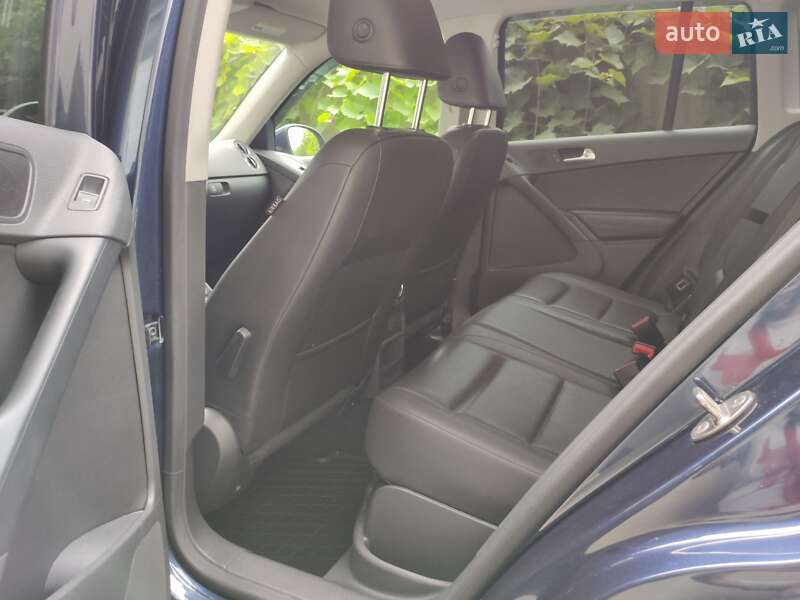Внедорожник / Кроссовер Volkswagen Tiguan 2016 в Львове