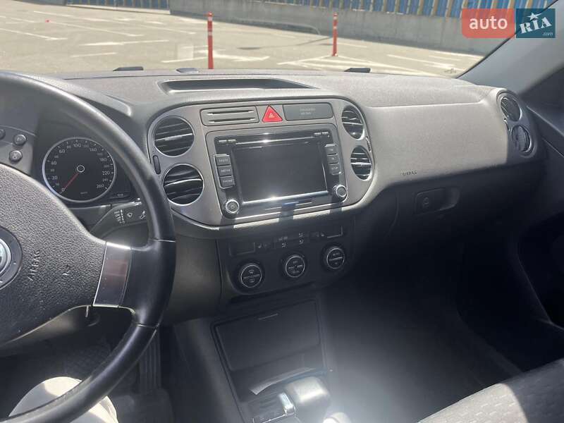 Внедорожник / Кроссовер Volkswagen Tiguan 2009 в Киеве