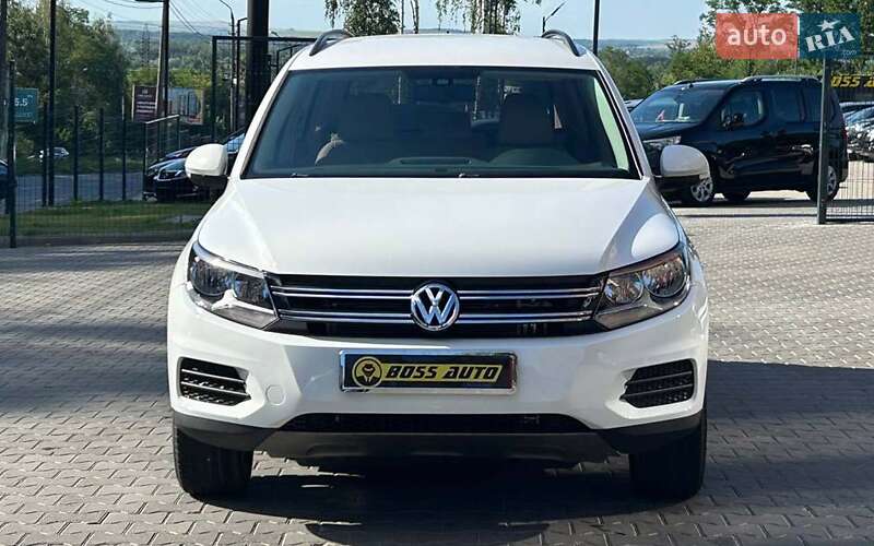 Внедорожник / Кроссовер Volkswagen Tiguan 2016 в Черновцах