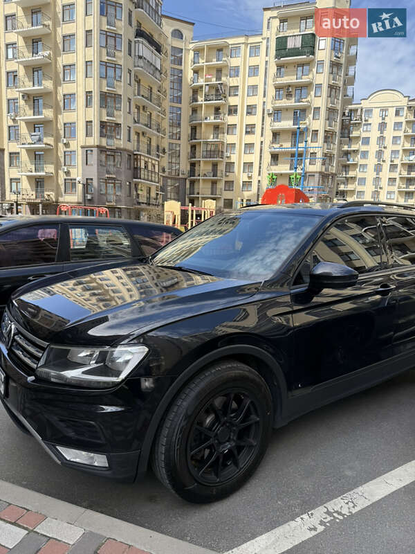 Внедорожник / Кроссовер Volkswagen Tiguan 2018 в Ирпене