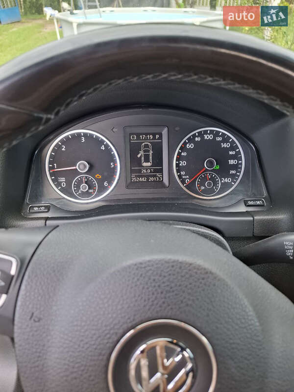 Внедорожник / Кроссовер Volkswagen Tiguan 2013 в Сарнах