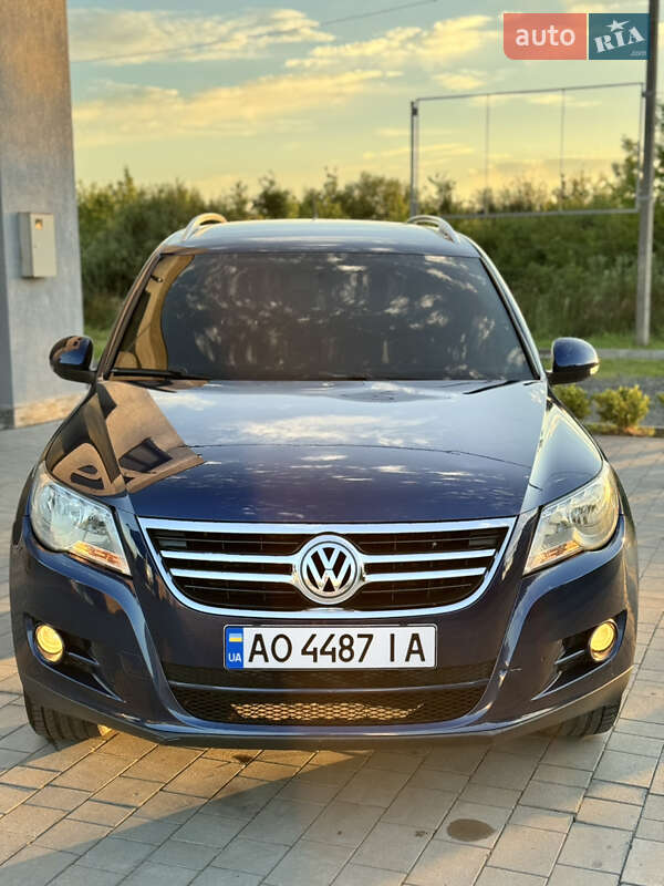 Внедорожник / Кроссовер Volkswagen Tiguan 2009 в Виноградове фото 2 Внедорожник / Кроссовер Volkswagen Tiguan 2009 в Виноградове