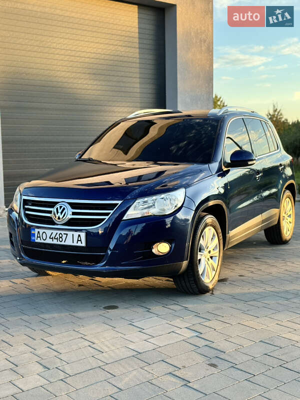 Внедорожник / Кроссовер Volkswagen Tiguan 2009 в Виноградове фото 8 Внедорожник / Кроссовер Volkswagen Tiguan 2009 в Виноградове