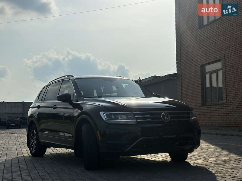 Внедорожник / Кроссовер Volkswagen Tiguan 2019 в Хмельницком