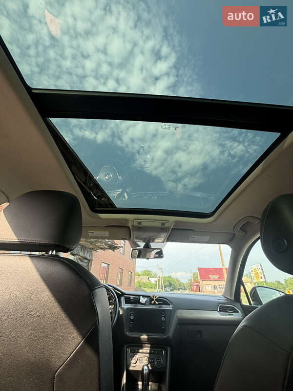 Внедорожник / Кроссовер Volkswagen Tiguan 2019 в Хмельницком