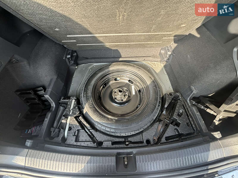 Внедорожник / Кроссовер Volkswagen Tiguan 2019 в Хмельницком