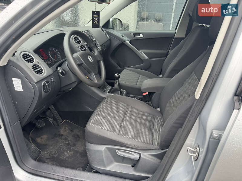 Внедорожник / Кроссовер Volkswagen Tiguan 2008 в Староконстантинове