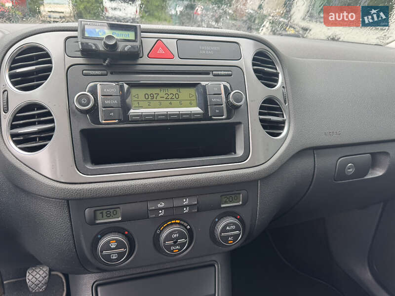 Внедорожник / Кроссовер Volkswagen Tiguan 2008 в Староконстантинове