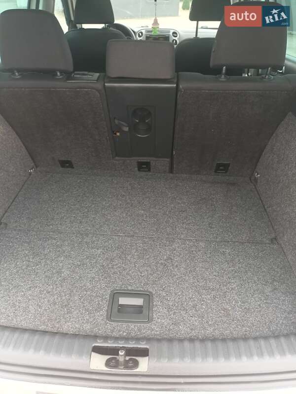 Внедорожник / Кроссовер Volkswagen Tiguan 2012 в Шептицькому