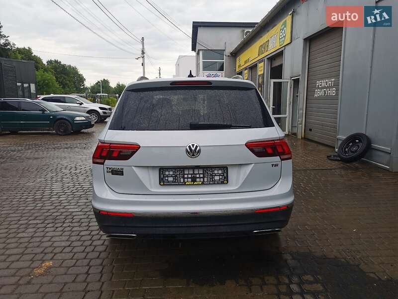 Внедорожник / Кроссовер Volkswagen Tiguan 2018 в Львове