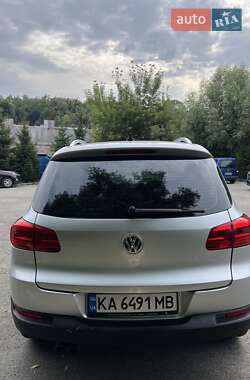 Позашляховик / Кросовер Volkswagen Tiguan 2012 в  фото 3 Позашляховик / Кросовер Volkswagen Tiguan 2012 в
