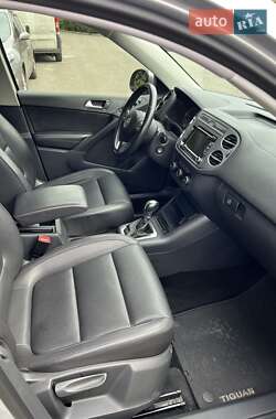 Позашляховик / Кросовер Volkswagen Tiguan 2012 в  фото 8 Позашляховик / Кросовер Volkswagen Tiguan 2012 в