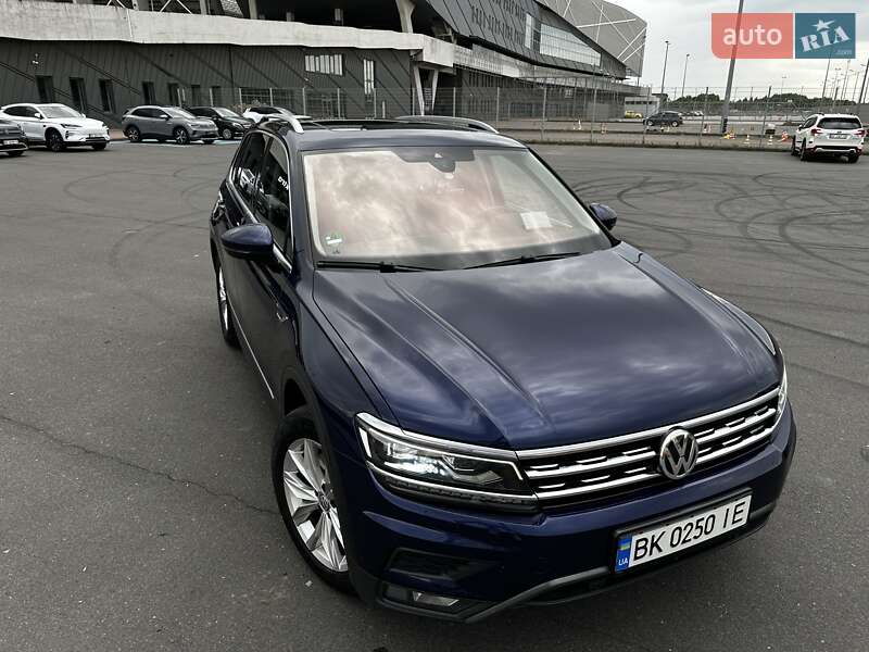 Внедорожник / Кроссовер Volkswagen Tiguan 2018 в Львове