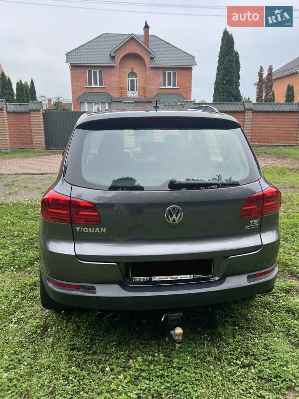 Внедорожник / Кроссовер Volkswagen Tiguan 2016 в Киеве