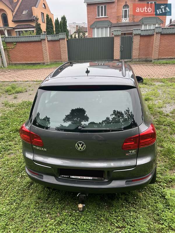 Внедорожник / Кроссовер Volkswagen Tiguan 2016 в Киеве