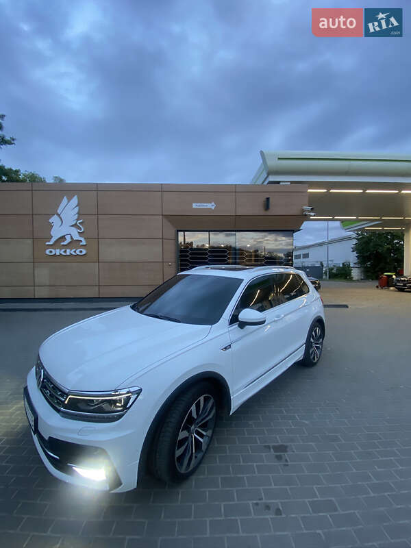 Внедорожник / Кроссовер Volkswagen Tiguan 2017 в Киеве