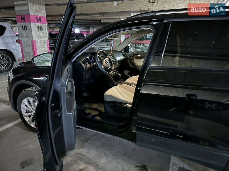 Внедорожник / Кроссовер Volkswagen Tiguan 2019 в Львове