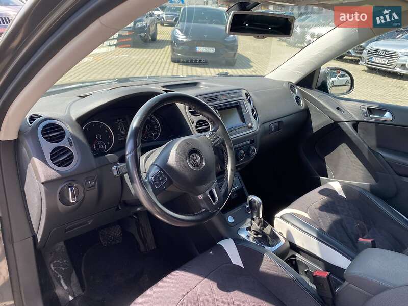Внедорожник / Кроссовер Volkswagen Tiguan 2016 в Львове