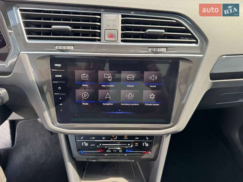 Внедорожник / Кроссовер Volkswagen Tiguan 2022 в Киеве