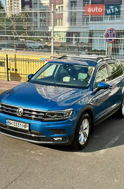Внедорожник / Кроссовер Volkswagen Tiguan 2018 в Одессе