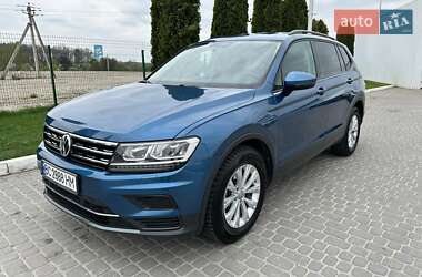 Внедорожник / Кроссовер Volkswagen Tiguan 2017 в Львове