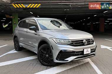 Внедорожник / Кроссовер Volkswagen Tiguan 2022 в Киеве