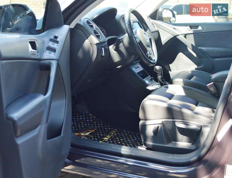 Позашляховик / Кросовер Volkswagen Tiguan 2016 в Одесі