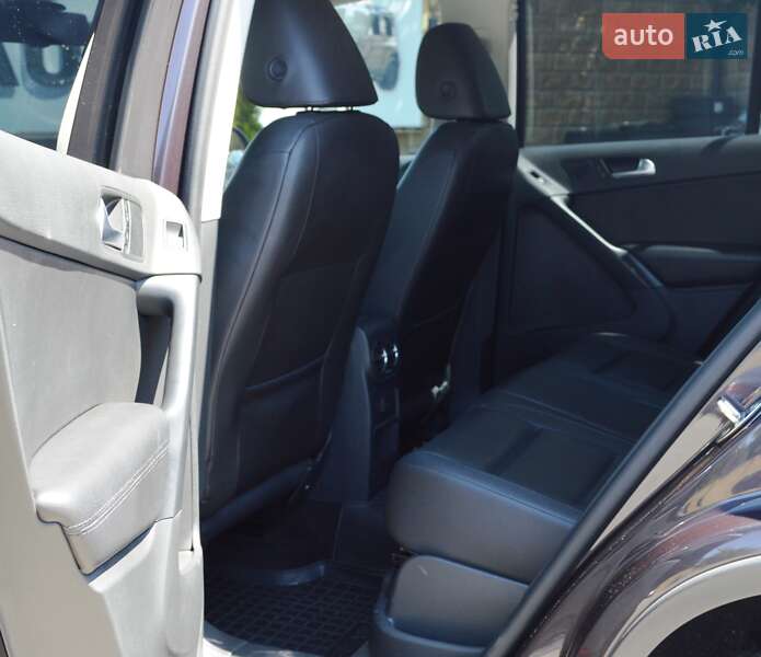Позашляховик / Кросовер Volkswagen Tiguan 2016 в Одесі
